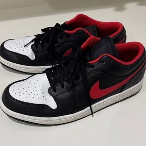 Air Jordan Men's Black, White, and Red Sneakers with box